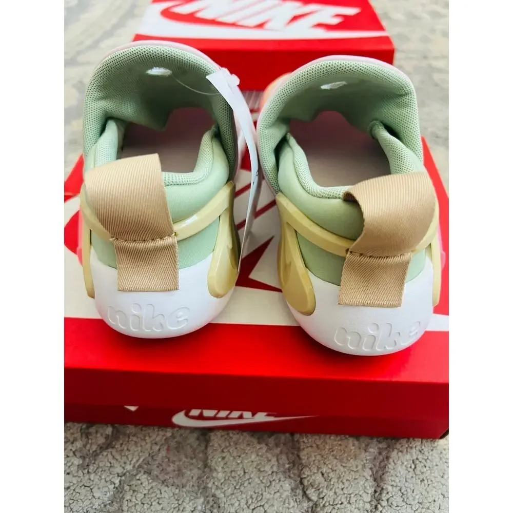 NIB❤️Nike Dynamo Kids running Sneakers shoe sz1